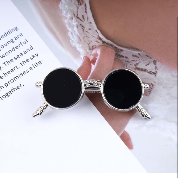 NEW| Women’s Vintage Retro Silver Sunglasses Hair Clip Pin Holder - Picture 6 of 7